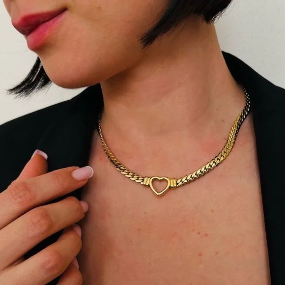 New Gold Sacred Heart Necklace Link Chain Minimalist Braided Choker - Picture 2 of 6